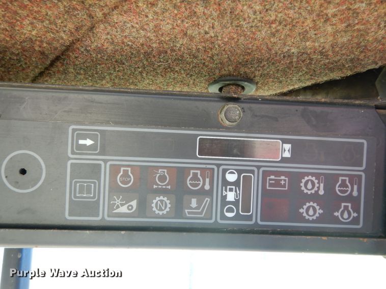 image for item GG9139 1997 New Holland 2550 windrower