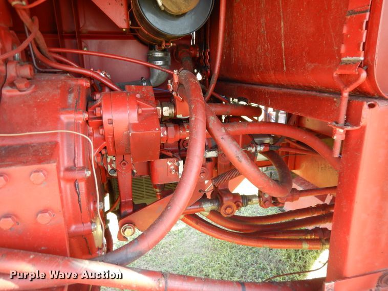 image for item GG9139 1997 New Holland 2550 windrower