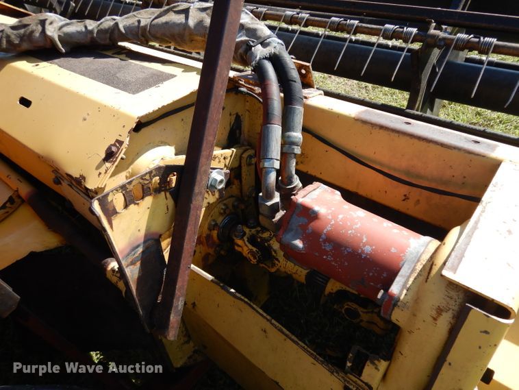 image for item GG9139 1997 New Holland 2550 windrower