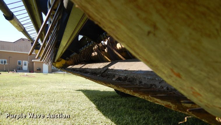 image for item GG9139 1997 New Holland 2550 windrower