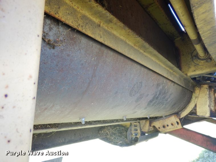 image for item GG9139 1997 New Holland 2550 windrower