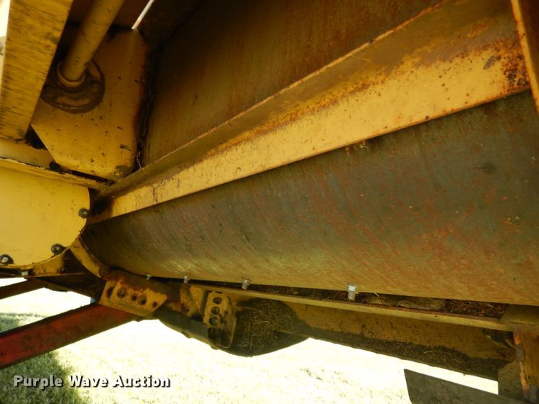 image for item GG9139 1997 New Holland 2550 windrower