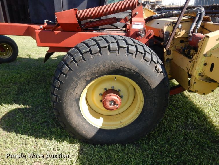 image for item GG9139 1997 New Holland 2550 windrower