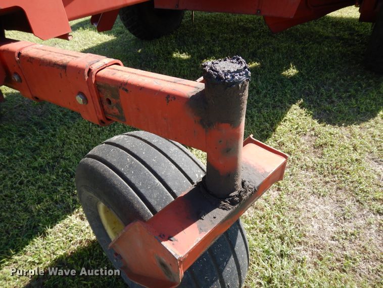 image for item GG9139 1997 New Holland 2550 windrower