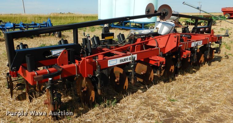 image for item GH9556 Case IH Nutri-Till'r 5310 strip-till applicator
