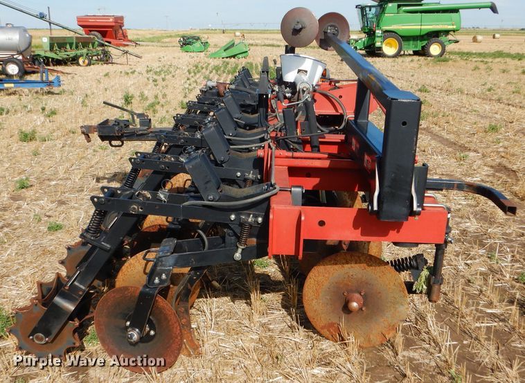 image for item GH9556 Case IH Nutri-Till'r 5310 strip-till applicator