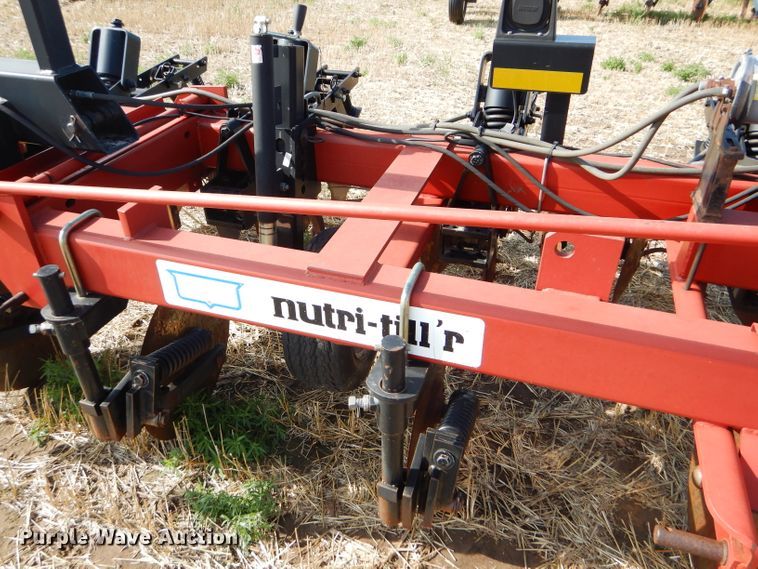 image for item GH9556 Case IH Nutri-Till'r 5310 strip-till applicator