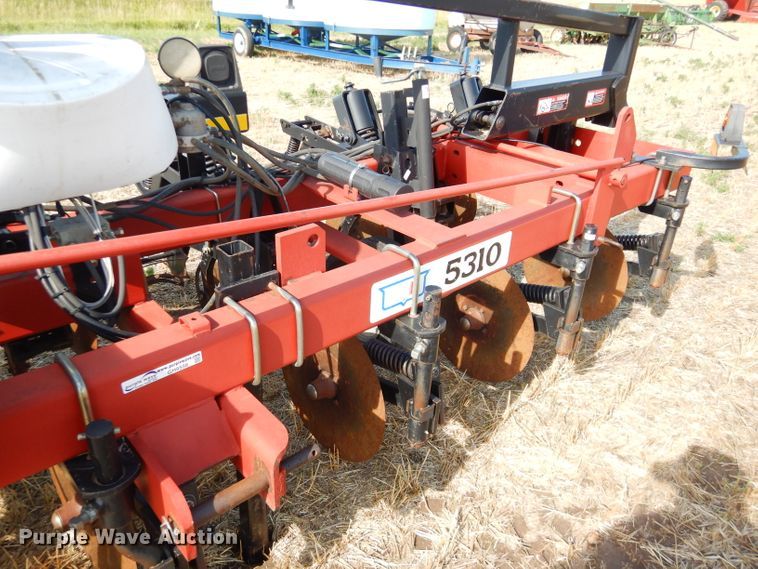 image for item GH9556 Case IH Nutri-Till'r 5310 strip-till applicator