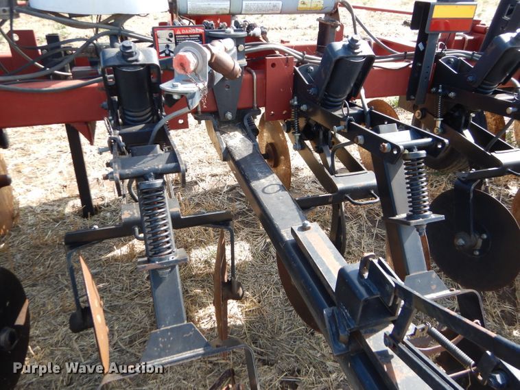 image for item GH9556 Case IH Nutri-Till'r 5310 strip-till applicator