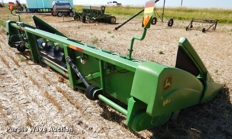 image for item GH9561 2003 John Deere 893 corn head