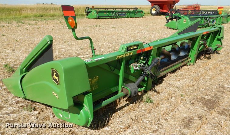 image for item GH9561 2003 John Deere 893 corn head