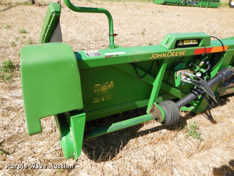 image for item GH9561 2003 John Deere 893 corn head