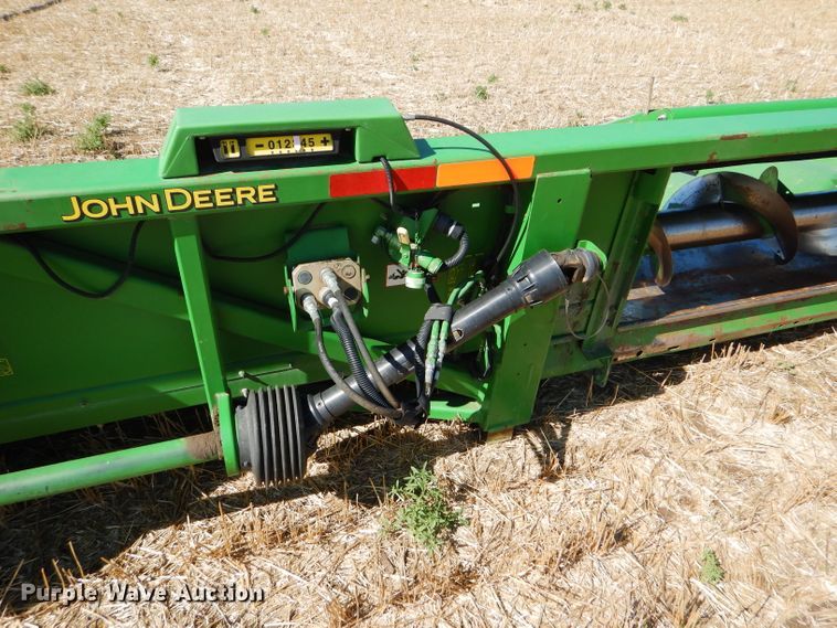 image for item GH9561 2003 John Deere 893 corn head
