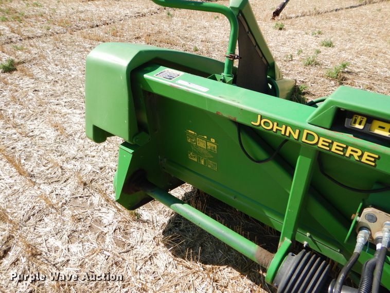 image for item GH9561 2003 John Deere 893 corn head