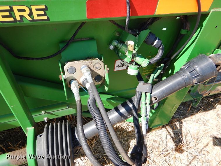 image for item GH9561 2003 John Deere 893 corn head