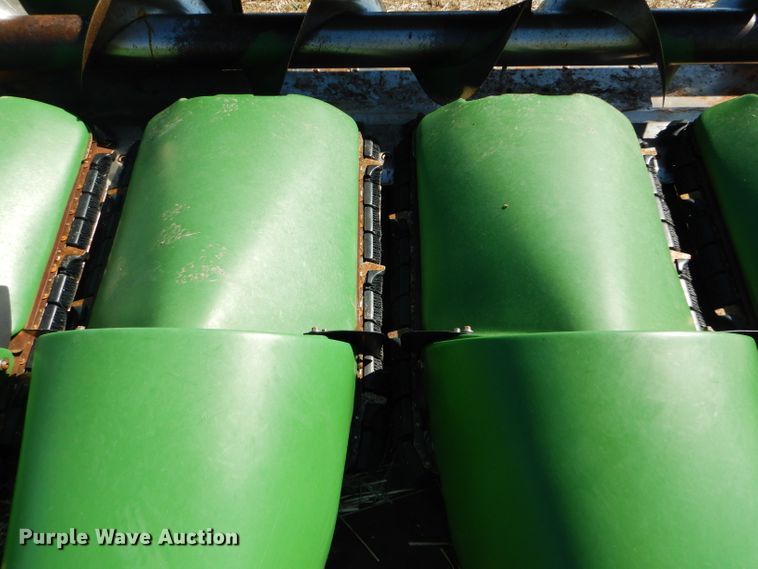 image for item GH9561 2003 John Deere 893 corn head