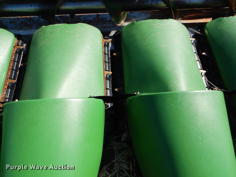 image for item GH9561 2003 John Deere 893 corn head