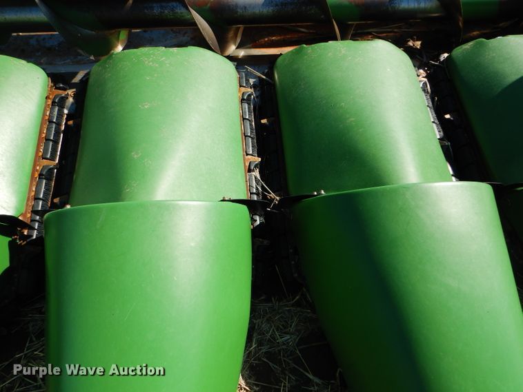 image for item GH9561 2003 John Deere 893 corn head