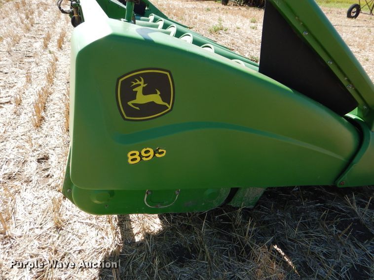 image for item GH9561 2003 John Deere 893 corn head