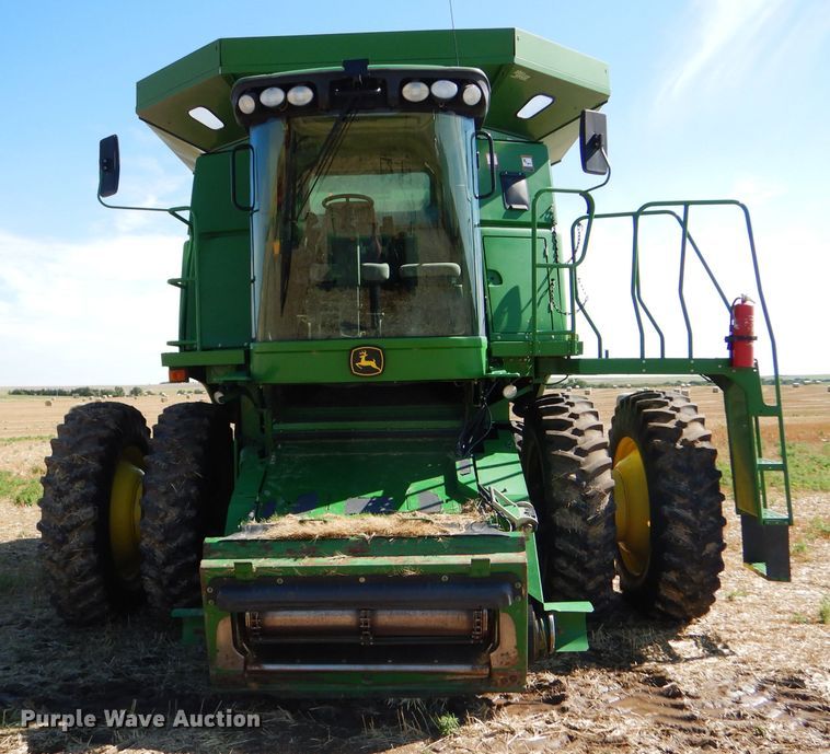 image for item GH9562 2007 John Deere 9760 STS combine