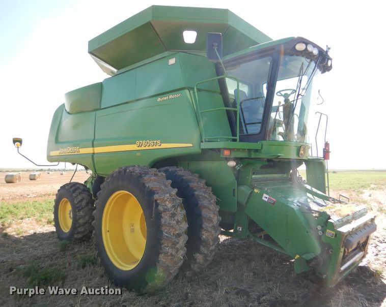 image for item GH9562 2007 John Deere 9760 STS combine