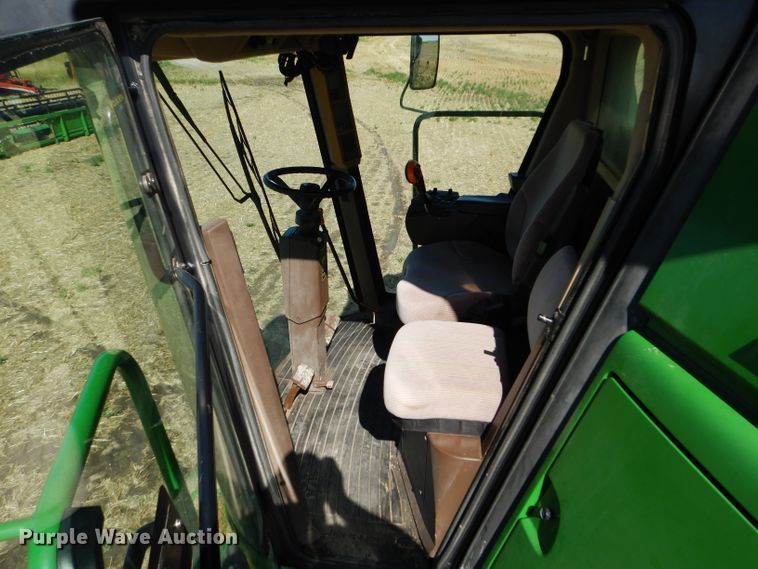 image for item GH9562 2007 John Deere 9760 STS combine