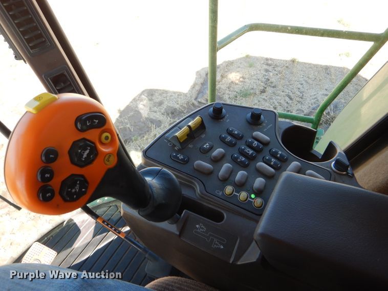 image for item GH9562 2007 John Deere 9760 STS combine