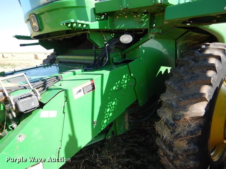 image for item GH9562 2007 John Deere 9760 STS combine