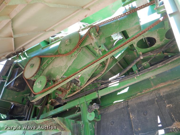 image for item GH9562 2007 John Deere 9760 STS combine
