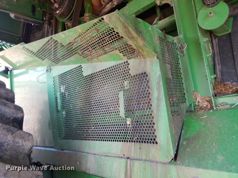 image for item GH9562 2007 John Deere 9760 STS combine