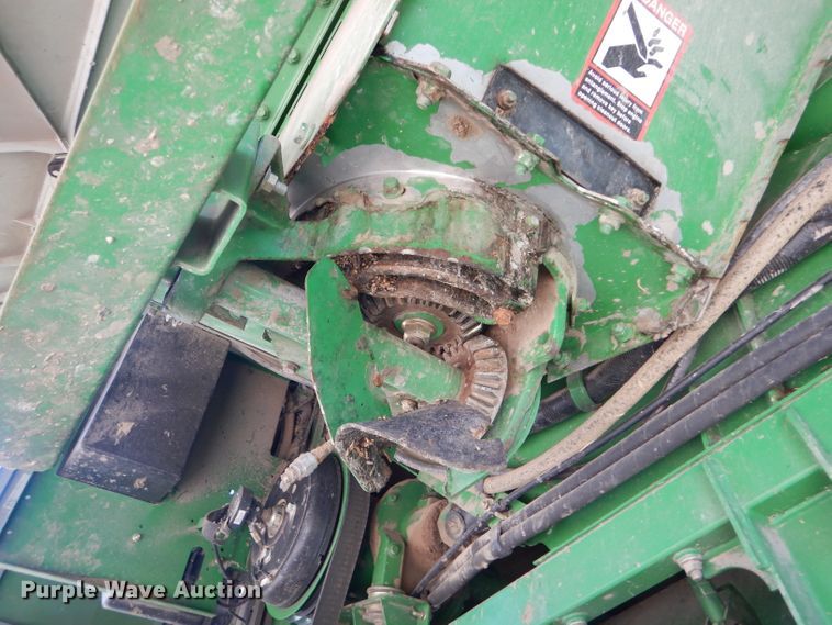 image for item GH9562 2007 John Deere 9760 STS combine