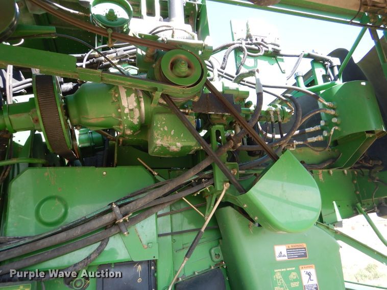image for item GH9562 2007 John Deere 9760 STS combine