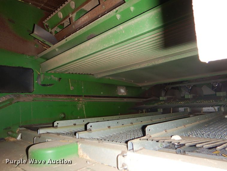 image for item GH9562 2007 John Deere 9760 STS combine