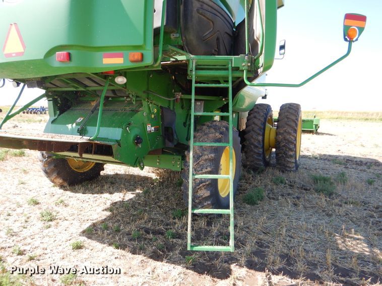 image for item GH9562 2007 John Deere 9760 STS combine
