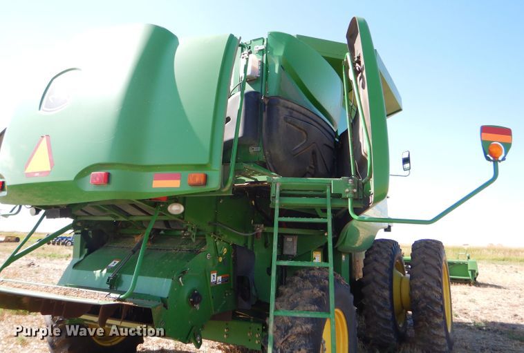 image for item GH9562 2007 John Deere 9760 STS combine