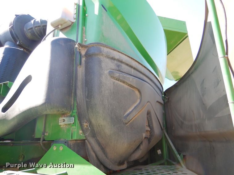 image for item GH9562 2007 John Deere 9760 STS combine