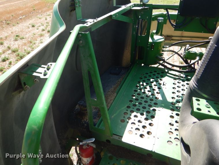 image for item GH9562 2007 John Deere 9760 STS combine