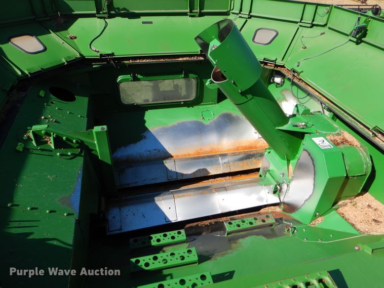 image for item GH9562 2007 John Deere 9760 STS combine