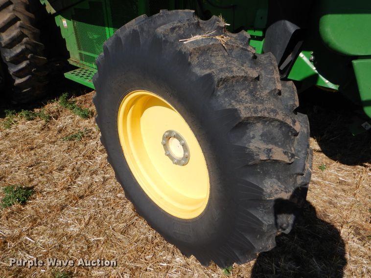 image for item GH9562 2007 John Deere 9760 STS combine