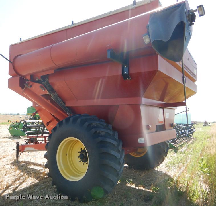 image for item GH9564 CrustBuster 850GC grain cart