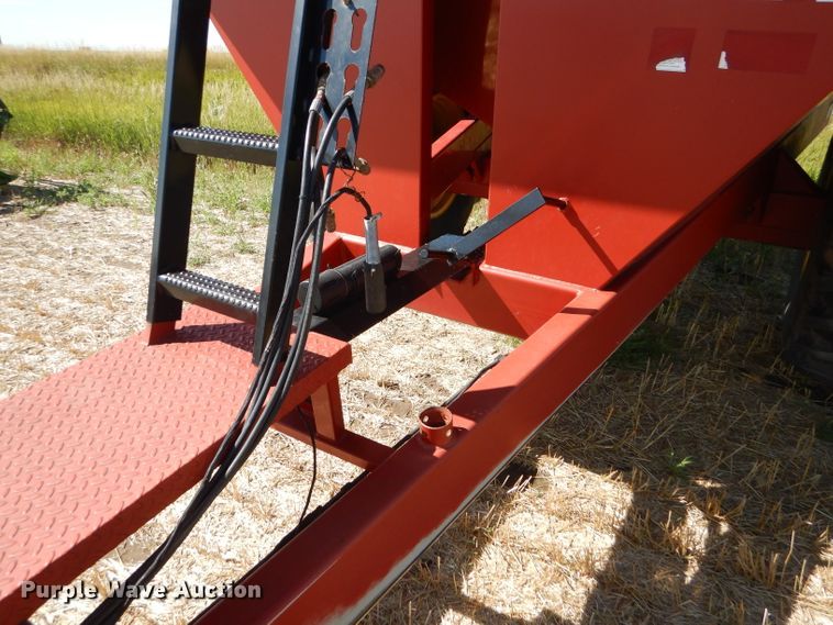 image for item GH9564 CrustBuster 850GC grain cart