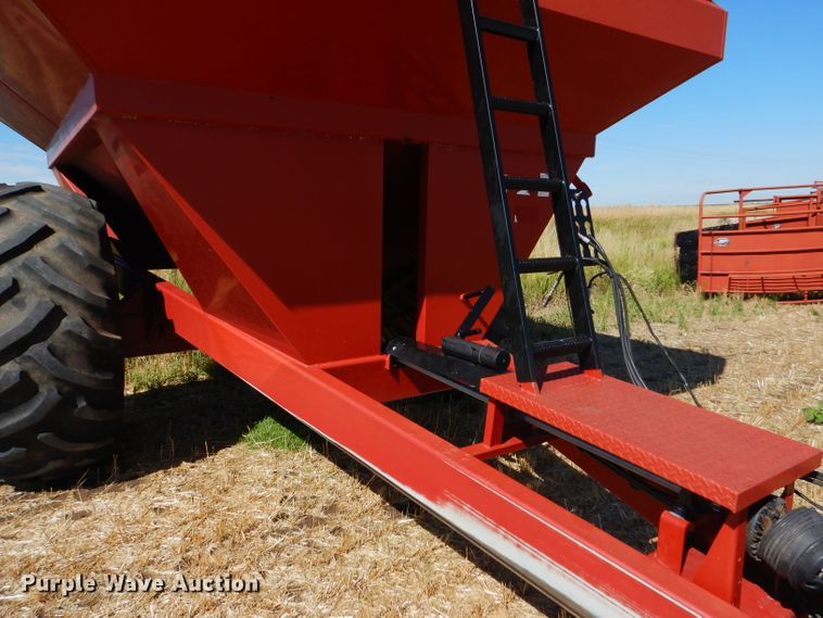 image for item GH9564 CrustBuster 850GC grain cart