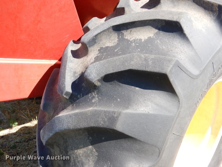 image for item GH9564 CrustBuster 850GC grain cart