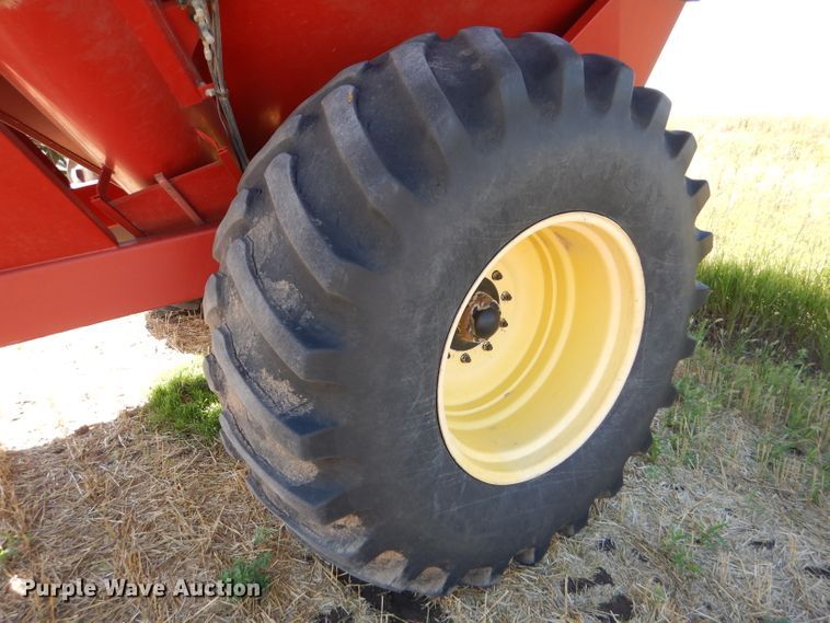 image for item GH9564 CrustBuster 850GC grain cart