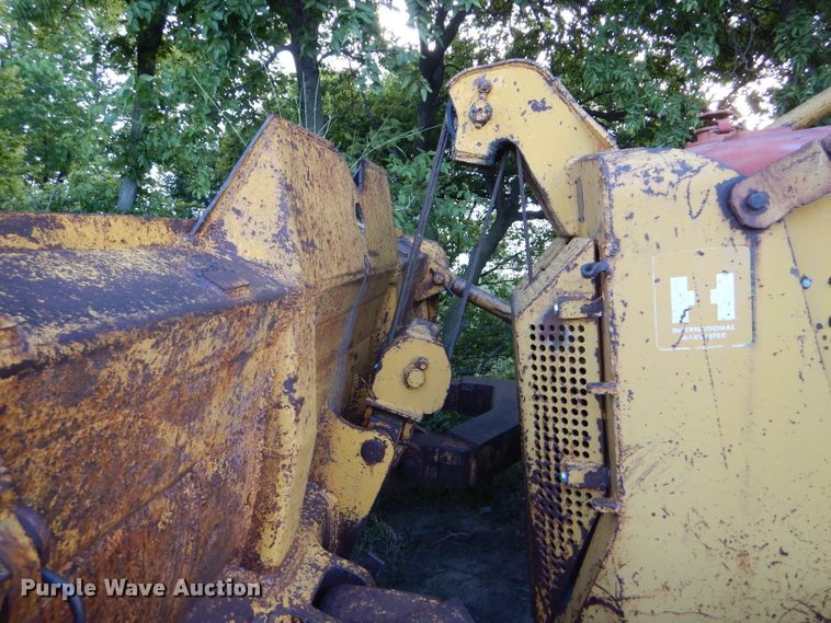 image for item GH9603 1955 International TD24 dozer