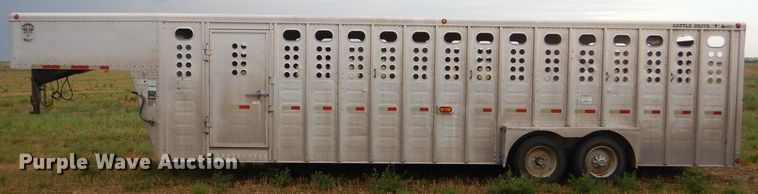 image for item GH9608 2007 Merritt Cattle Drive livestock trailer