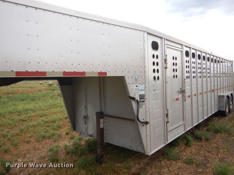 image for item GH9608 2007 Merritt Cattle Drive livestock trailer