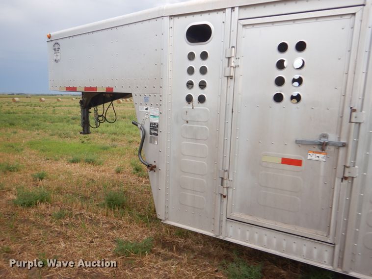image for item GH9608 2007 Merritt Cattle Drive livestock trailer