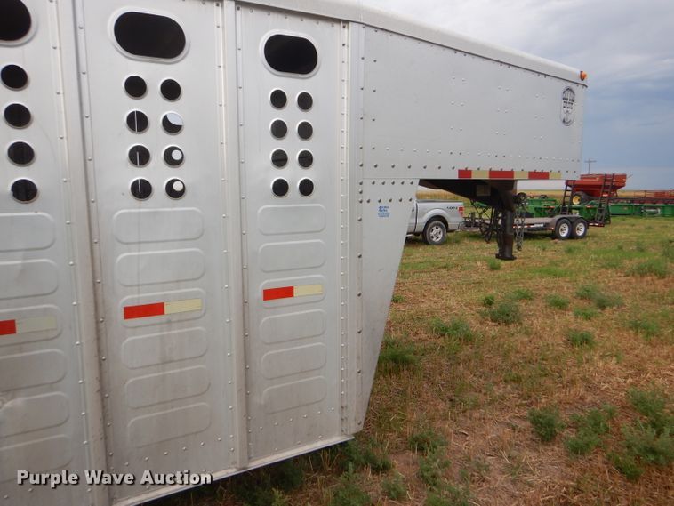 image for item GH9608 2007 Merritt Cattle Drive livestock trailer