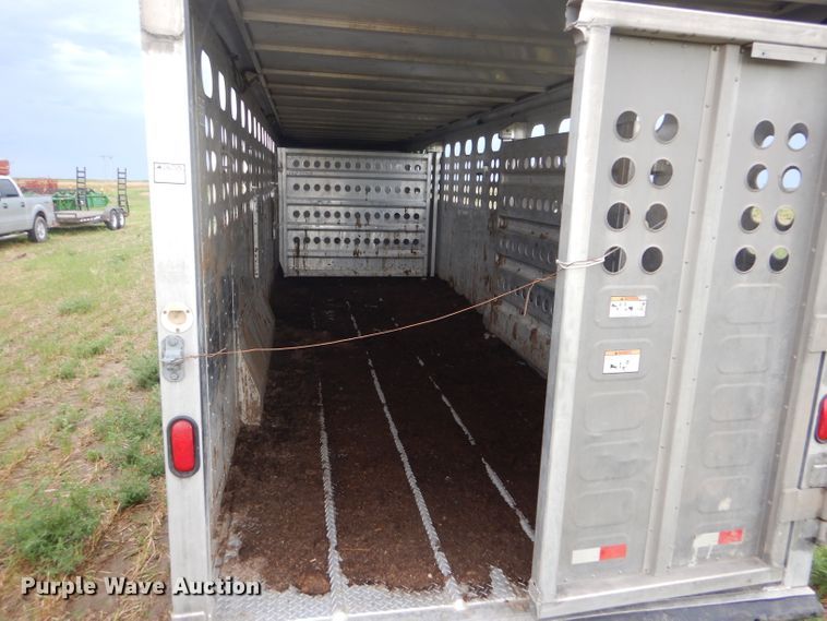 image for item GH9608 2007 Merritt Cattle Drive livestock trailer